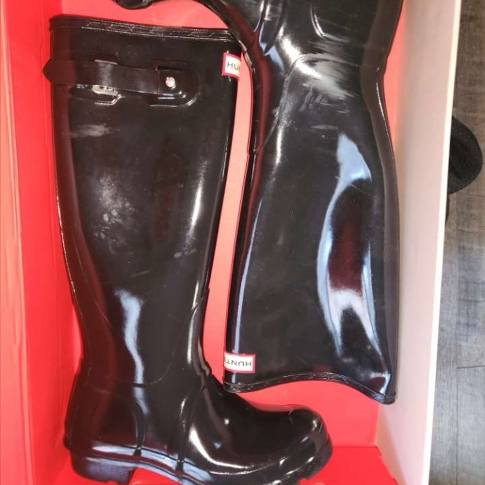 Hunter Original Red and White Box